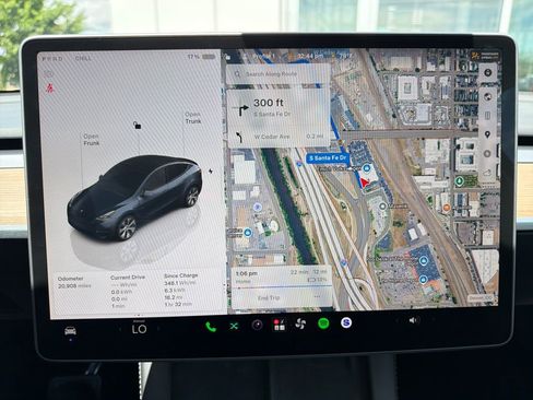 Used 2024 Tesla Model Y Long Range AWD/4WD image 17