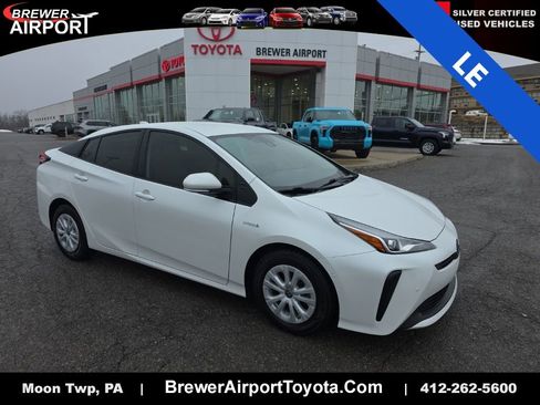 Certified 2022 Toyota Prius LE image 1