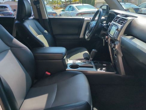 Used 2016 Toyota 4Runner SR5 Premium RWD image 26