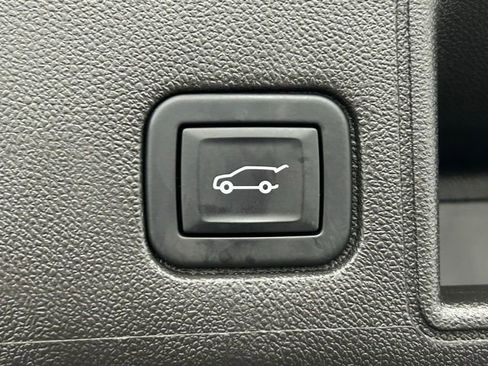 Used 2022 GMC Terrain SLT image 12