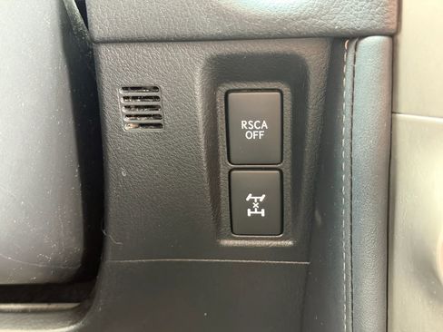 Used 2011 Lexus GX 460 Premium AWD/4WD image 31