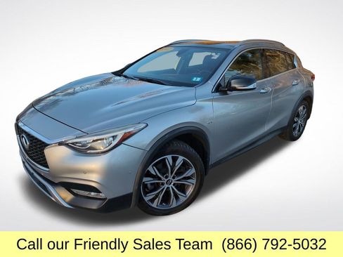 Used 2017 INFINITI QX30 Premium w/ Navigation Package image 1