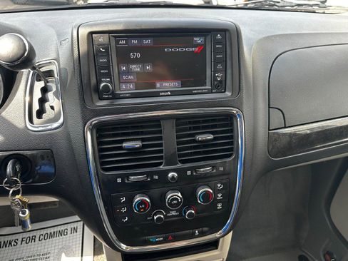 Used 2015 Dodge Grand Caravan SXT w/ Security Group image 11