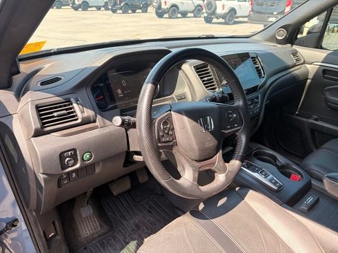 Used 2022 Honda Pilot TrailSport image 12
