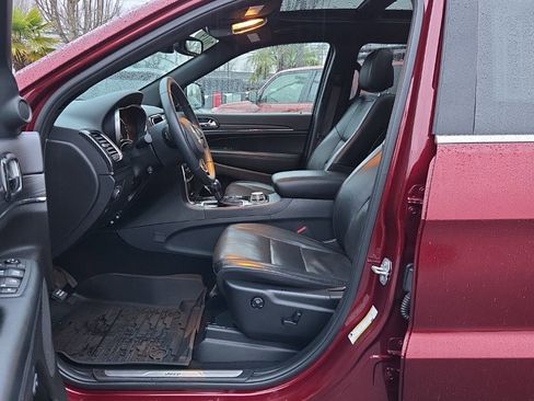 Used 2019 Jeep Grand Cherokee Limited w/ Luxury Group II image 4