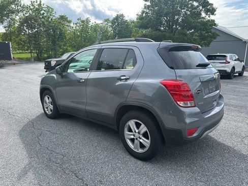 Used 2019 Chevrolet Trax LT w/ LT Convenience Package FWD image 8