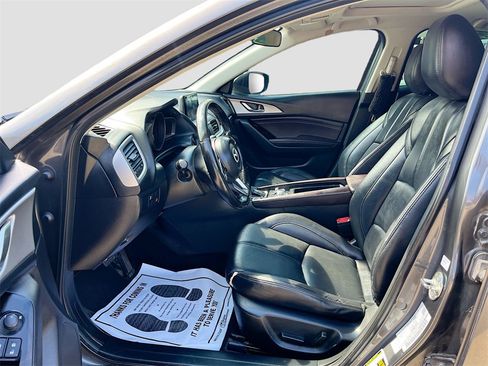 Used 2017 MAZDA MAZDA3 Touring w/ Popular Equipment Package image 20