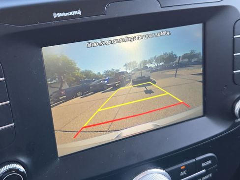 Used 2018 Kia Soul + FWD image 28