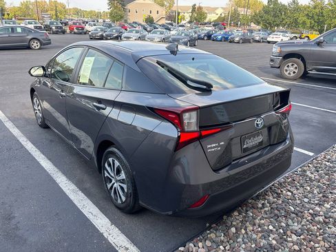 Used 2020 Toyota Prius LE image 5