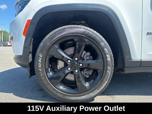 Used 2023 Jeep Grand Cherokee L Laredo AWD/4WD image 13