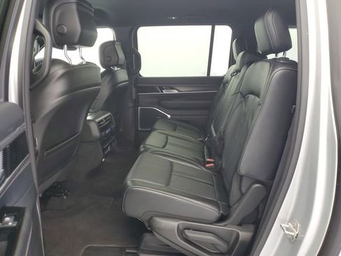 Used 2024 Jeep Wagoneer L Series II w/ Flexible Seating Group image 12