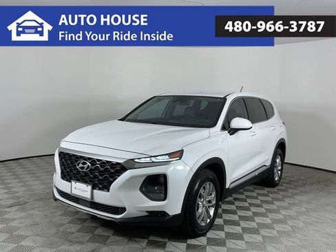 Used 2019 Hyundai Santa Fe SE image 1