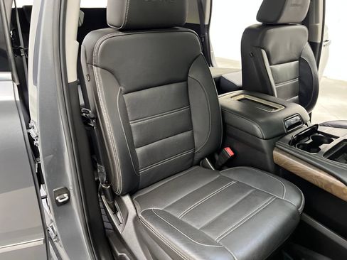 Used 2018 GMC Yukon Denali w/ Open Road Package AWD/4WD image 32