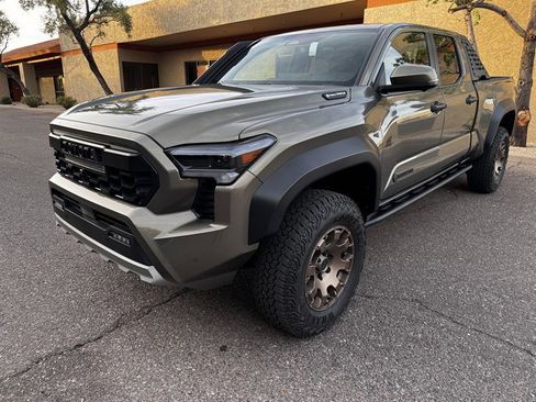 Used 2026 Toyota Tacoma Trailhunter AWD/4WD image 16