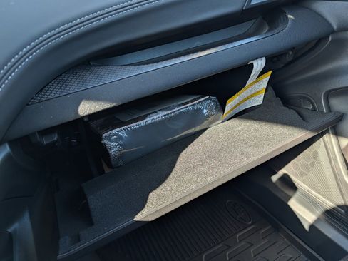 Certified 2025 Subaru Outback image 32