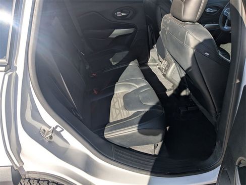 Used 2022 Jeep Cherokee Latitude w/ Sun & Sound Group image 25