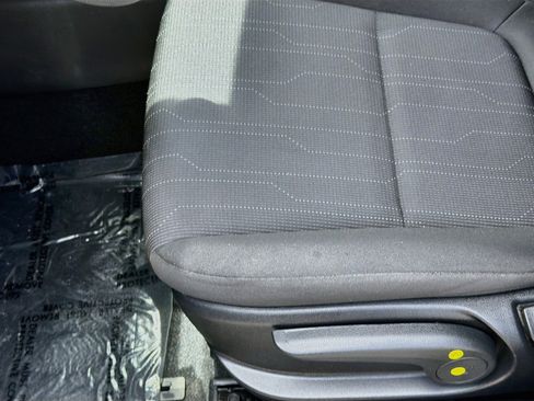 Used 2022 Hyundai Venue SE w/ Cargo Package FWD image 16