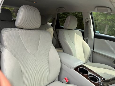 Used 2011 Toyota Venza AWD image 31