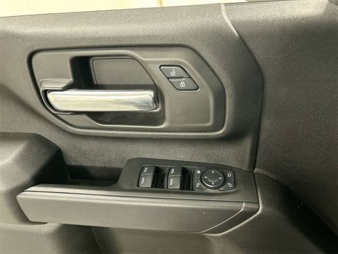 Used 2024 Chevrolet Silverado 2500 Custom w/ Custom Value Package image 11