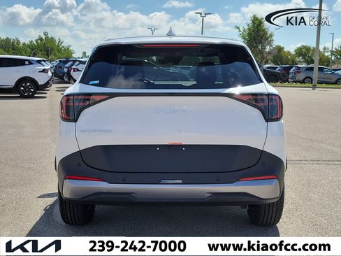 New 2026 Kia Sportage LX w/ LX Convenience Package FWD image 5