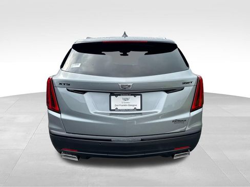 New 2026 Cadillac XT5 Luxury w/ LPO, ONYX Package FWD image 4