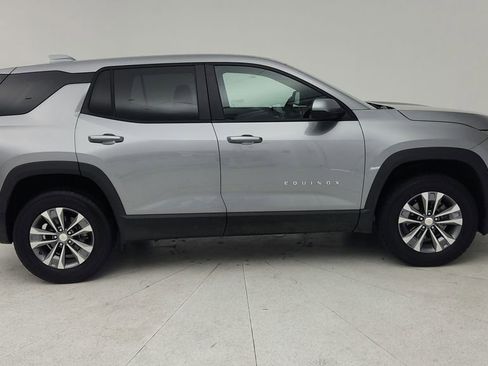 Used 2025 Chevrolet Equinox LT image 8