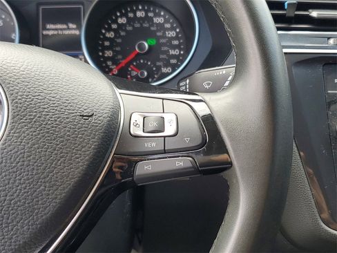 Used 2020 Volkswagen Tiguan SE image 20