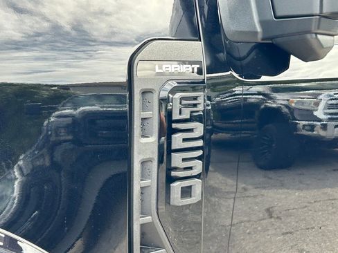 New 2026 Ford F250 Lariat w/ Black Appearance Package image 18