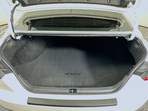 Used 2025 Toyota Camry SE w/ Convenience Package image 27