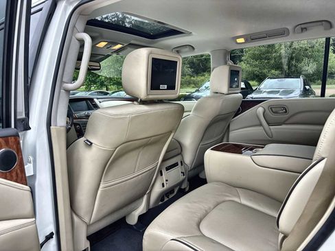 Used 2018 INFINITI QX80 2WD w/ Driver Assistance Package image 18