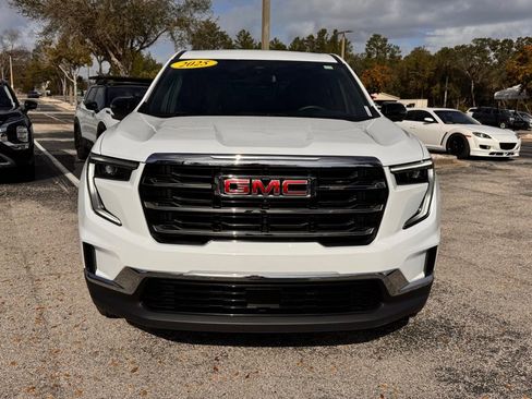 Used 2025 GMC Acadia Elevation FWD image 2