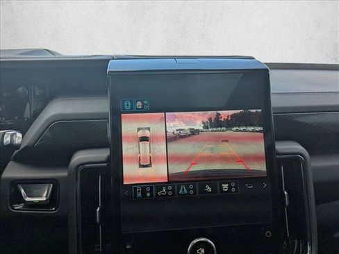 Used 2025 GMC Yukon XL AT4 w/ AT4 Premium Plus Package AWD/4WD image 13