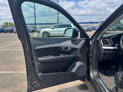 Used 2024 Volvo XC90 B5 Core w/ Protection Package Premier AWD/4WD image 17