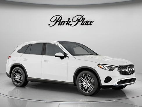 Used 2026 Mercedes-Benz GLC 300 image 29
