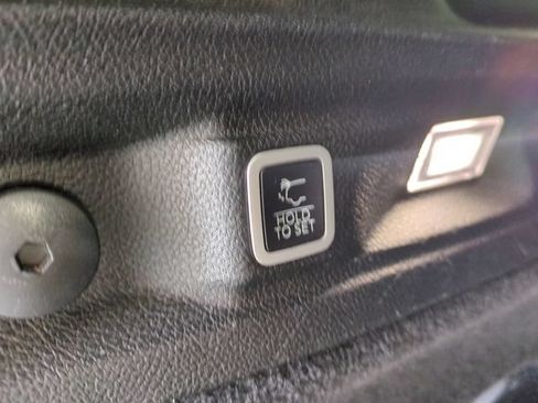 Certified 2022 Jeep Grand Cherokee L Overland w/ Luxury Tech Group IV AWD/4WD image 15