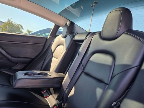 Used 2019 Tesla Model 3 Long Range image 18