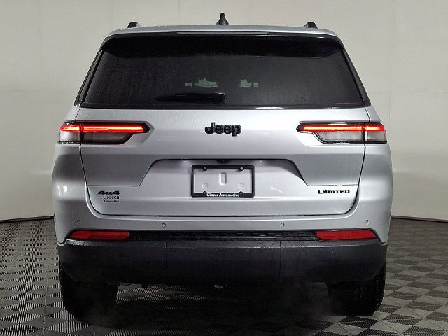Used 2025 Jeep Grand Cherokee L Limited w/ Black Appearance Package AWD/4WD image 8