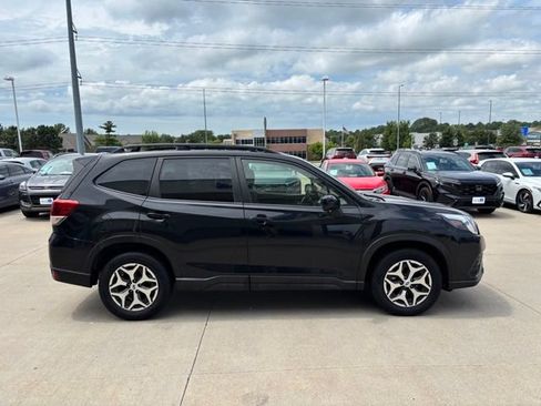 Used 2022 Subaru Forester Premium AWD/4WD image 4