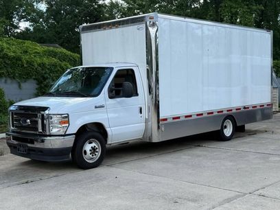 Used 2023 Ford E-450 and Econoline 450 Super Duty w/ Power Windows & Locks Group