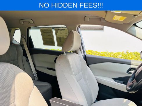 Used 2025 Nissan Rogue SV image 18