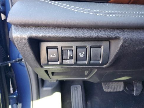 Used 2022 Subaru Outback Touring w/ Popular Package #2 image 17