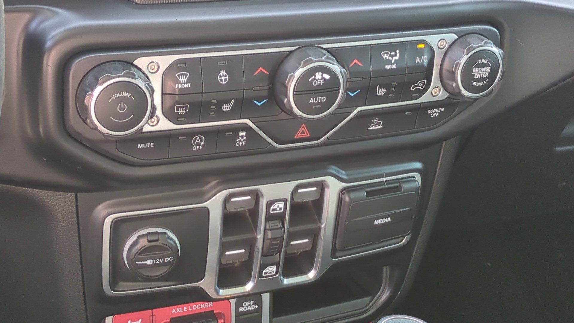 Used 2021 Jeep Gladiator Mojave AWD/4WD image 23