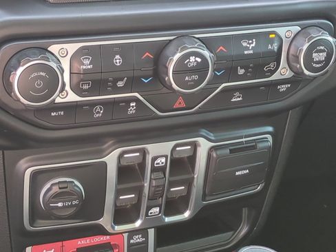 Used 2021 Jeep Gladiator Mojave AWD/4WD image 23