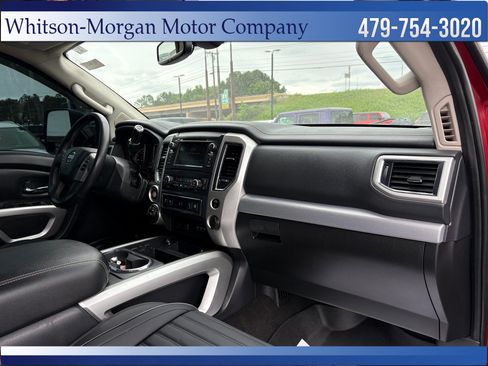Used 2019 Nissan Titan PRO-4X w/ Pro-4x Convenience Package AWD/4WD image 32