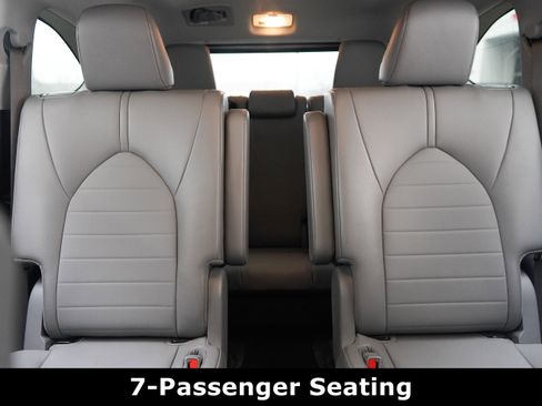 Used 2023 Toyota Highlander XLE image 37