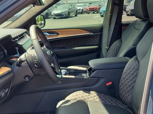 New 2026 Jeep Grand Cherokee Summit AWD/4WD image 18