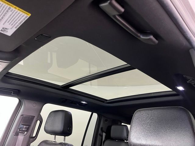 Used 2023 Chevrolet Suburban Z71 AWD/4WD image 18