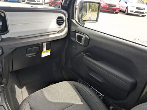 New 2026 Jeep Gladiator Sport image 17