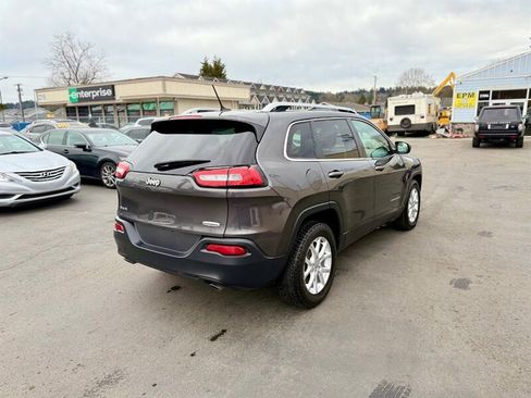 Used 2014 Jeep Cherokee Latitude w/ Cold Weather Group AWD/4WD image 5