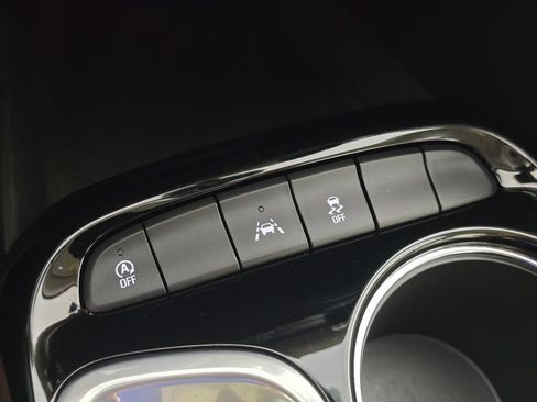 Used 2023 Buick Encore GX Preferred w/ Cold Weather Comfort Package FWD image 34